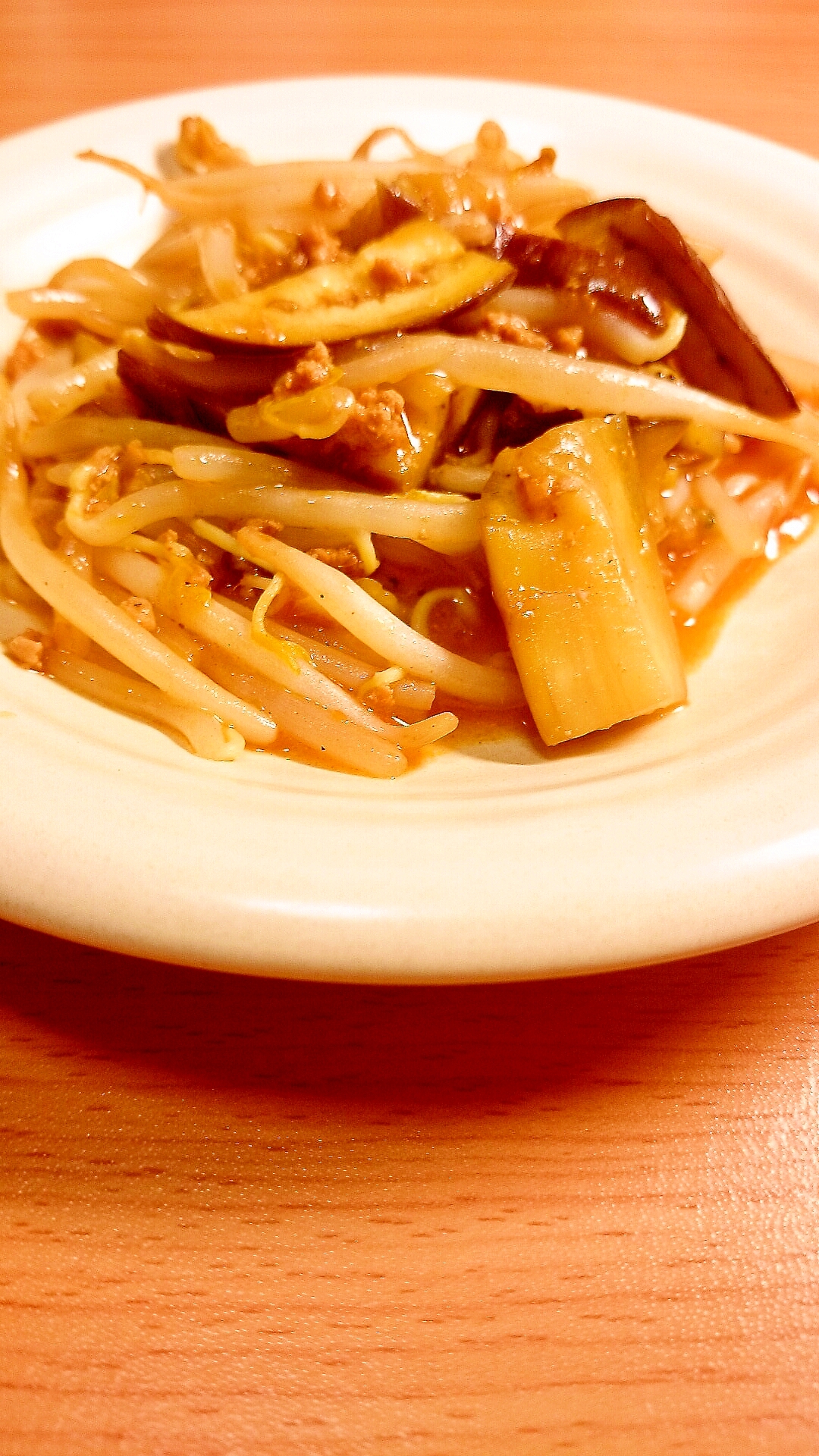 市販の素で簡単味付け！麻婆風ナスともやしの炒め物