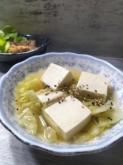 キャベツと豆腐の和風スープ