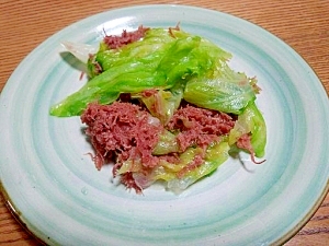 めちゃくちゃ簡単　コンビーフとレタスのソテー