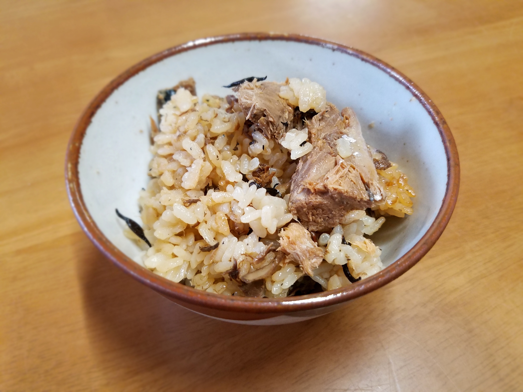鯖味噌煮缶の炊き込みご飯