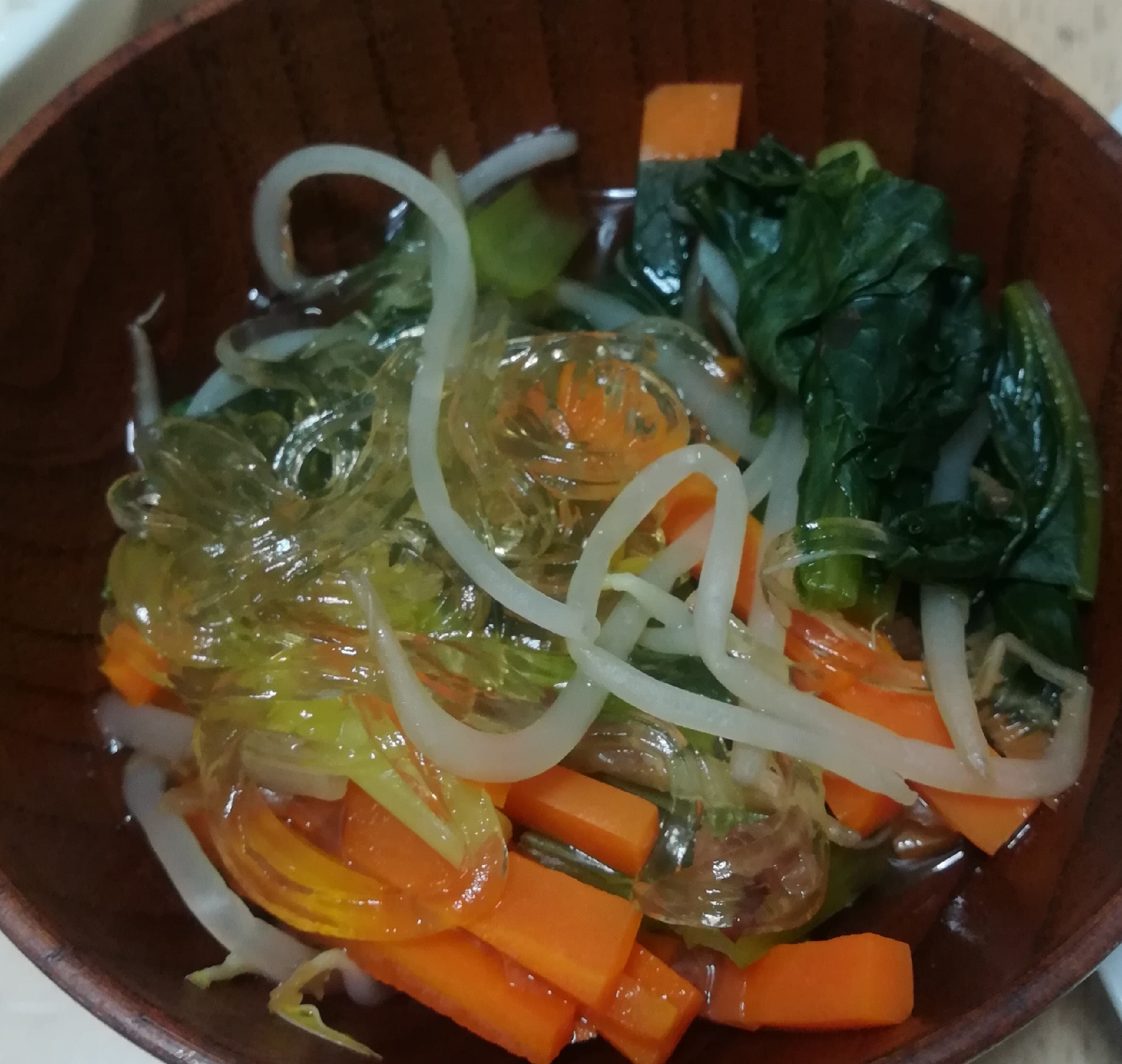 人参と小松菜、春雨のスープ
