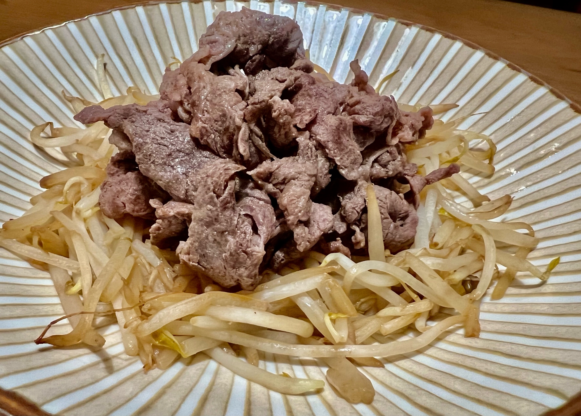 【簡単】もやしと牛肉の炒め物