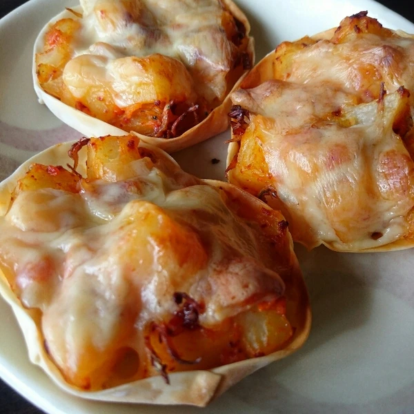 餃子の皮で作る ほくほくじゃがいもピザ レシピ 作り方 By ぺーくん0542 楽天レシピ 餃子の皮で作る ほくほくじゃがいもピザ レシピ 作り方 By ぺーくん0542 楽天レシピ