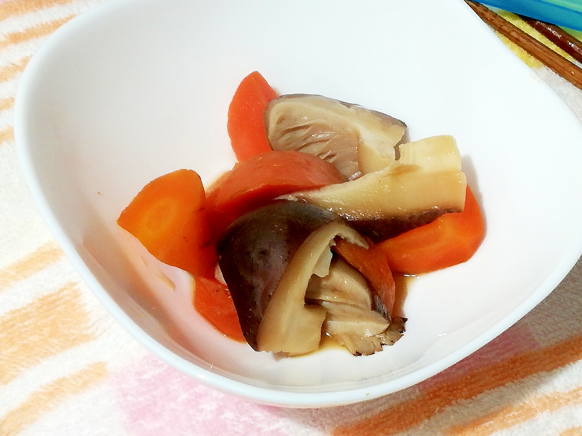 簡単作りおき！椎茸と人参の含め煮