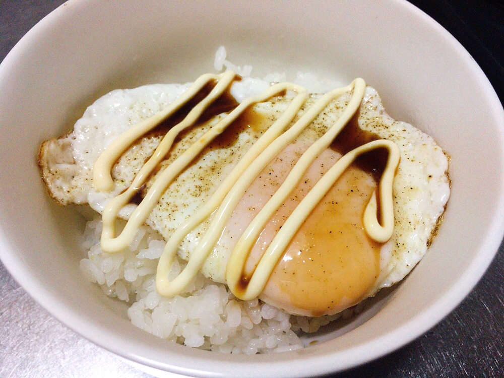 目玉焼き丼