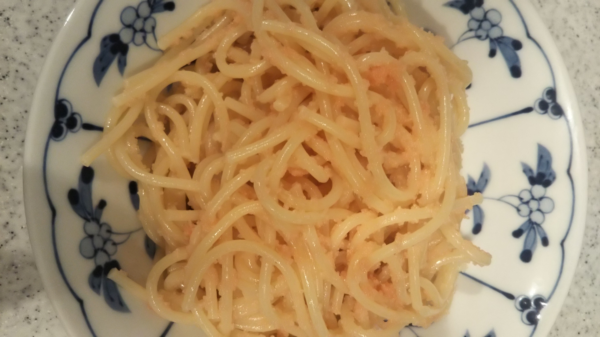 材料は4つだけ！シンプルたらこパスタ