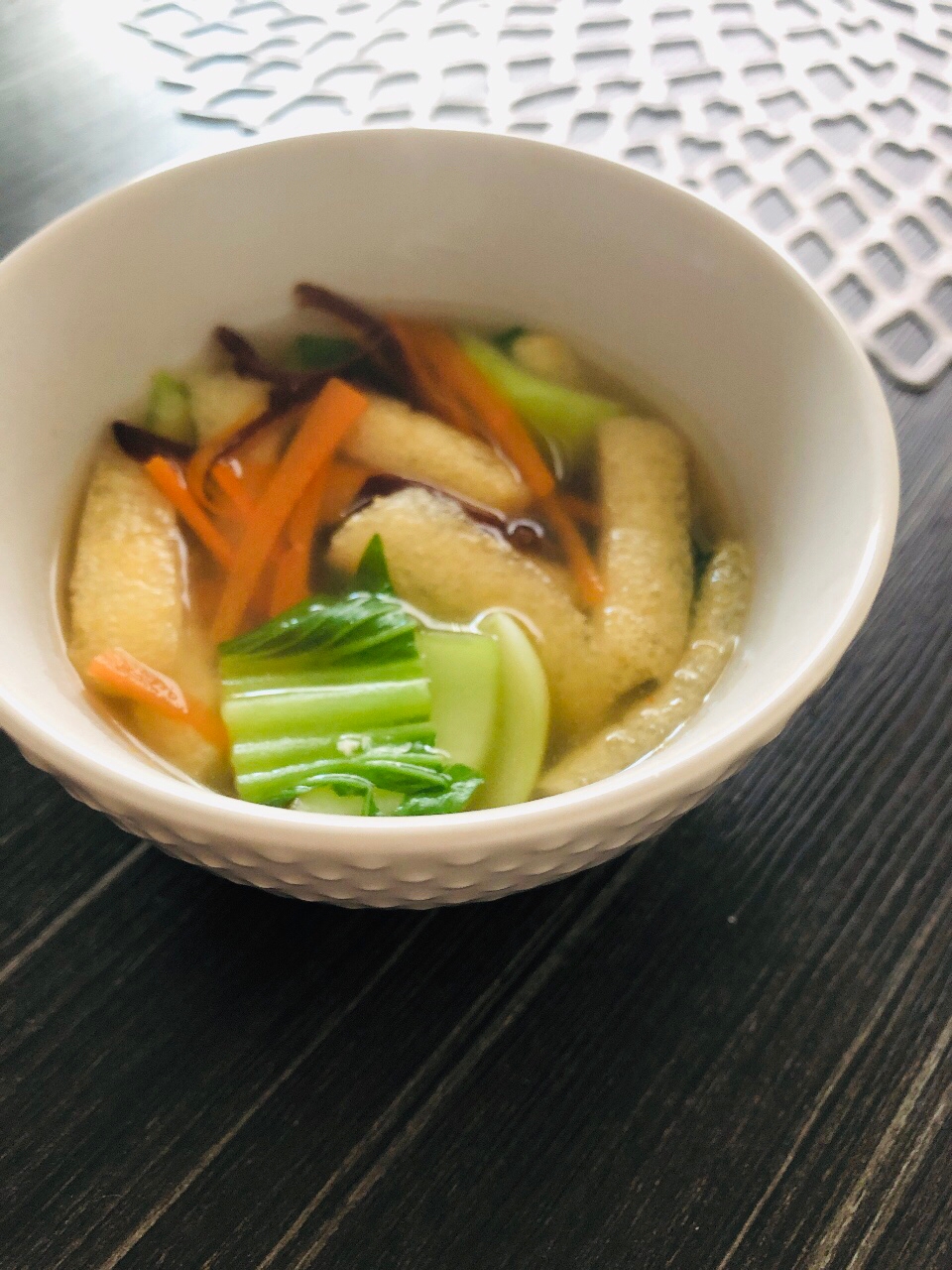 青梗菜ときくらげと油揚げのXO醬スープ