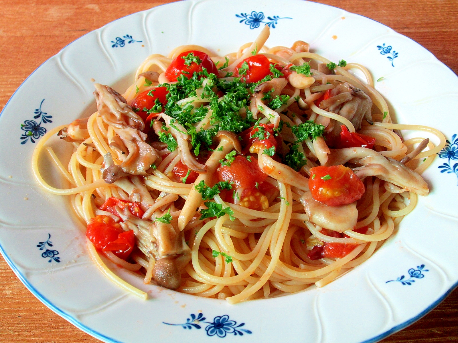 きのことミニトマトのパスタ