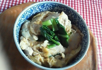 みりん漬け鶏ムネ肉の簡単親子丼