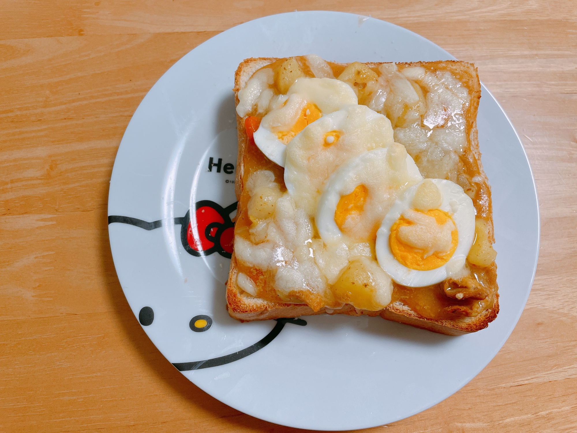 カレーの残りで☆エッグカレートースト