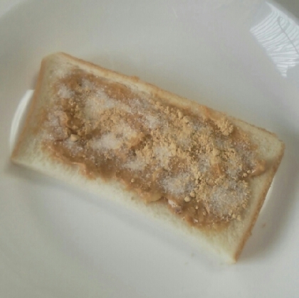 ピーナッツクリームときな粉のトースト