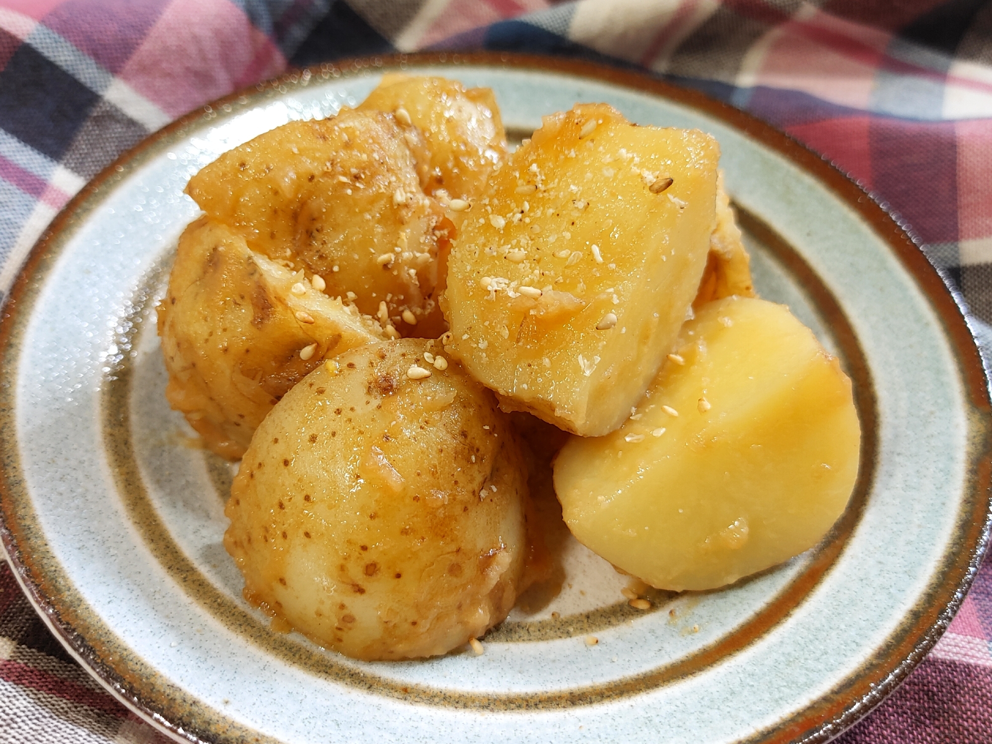 ストウブDe〜新じゃがの蒸し焼き(甘味噌風〜)
