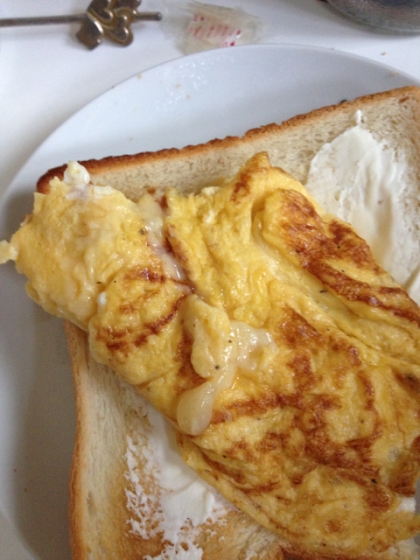 卵とクリームチーズのトースト
