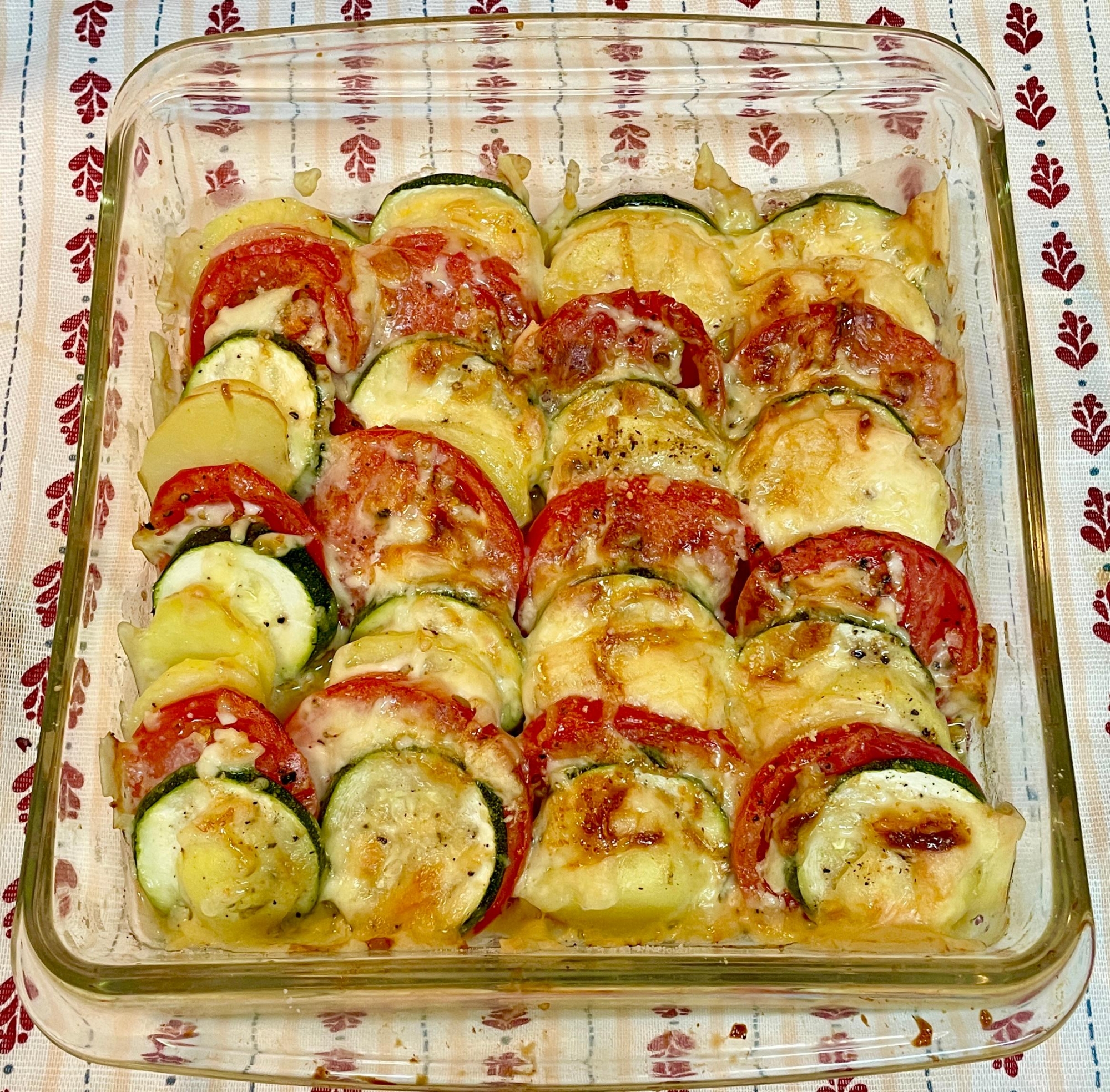 こんがり♡トマトとズッキーニと新じゃがのチーズ焼き
