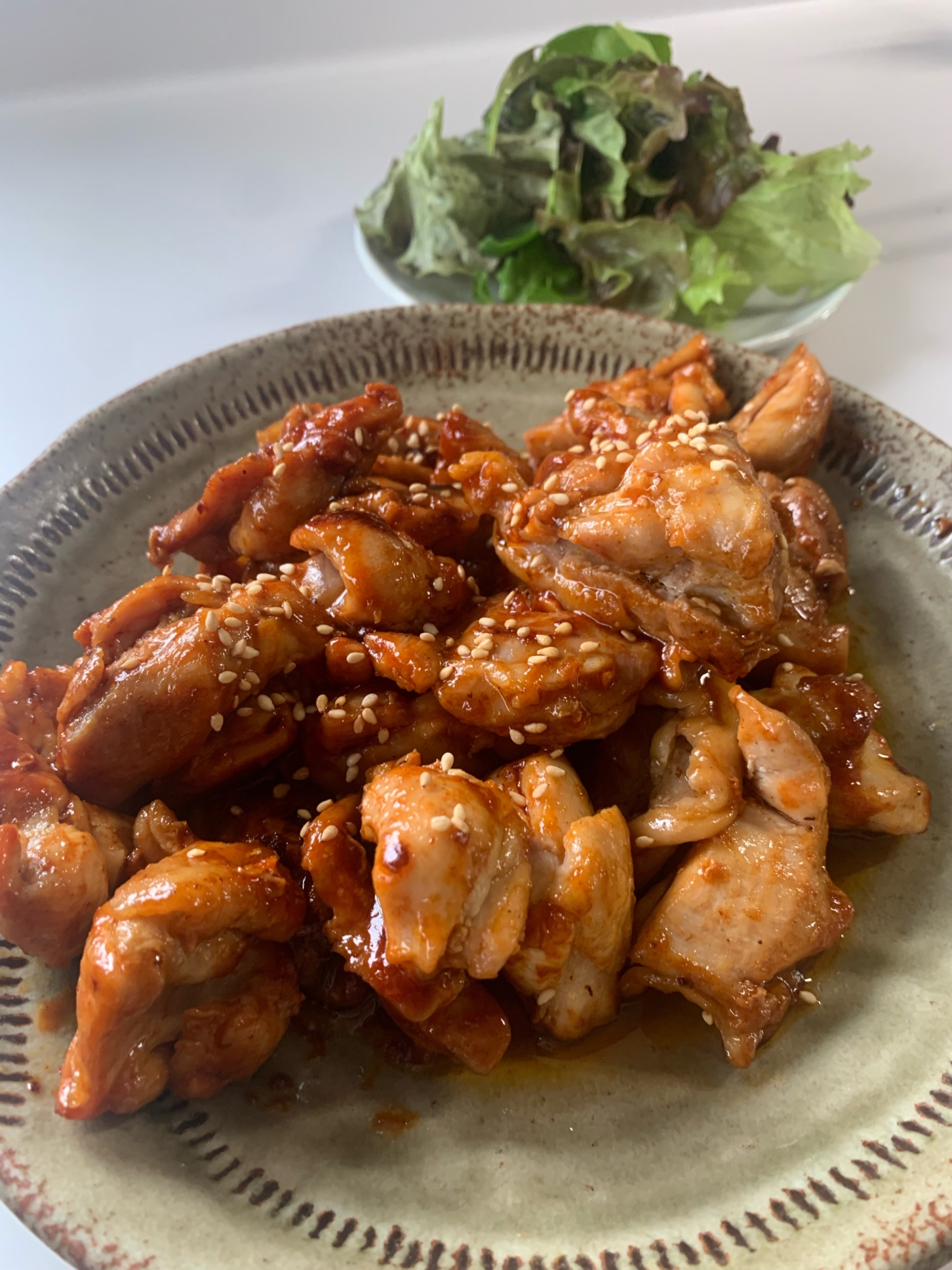 鶏もも肉ヤンニョムチキン