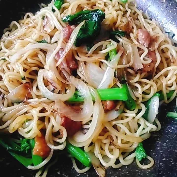 焼き鳥缶　菜の花　玉葱の焼きそば