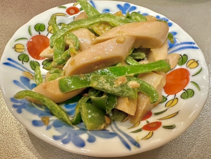 おかかマヨが合う♡魚肉ソーセージとピーマン炒め