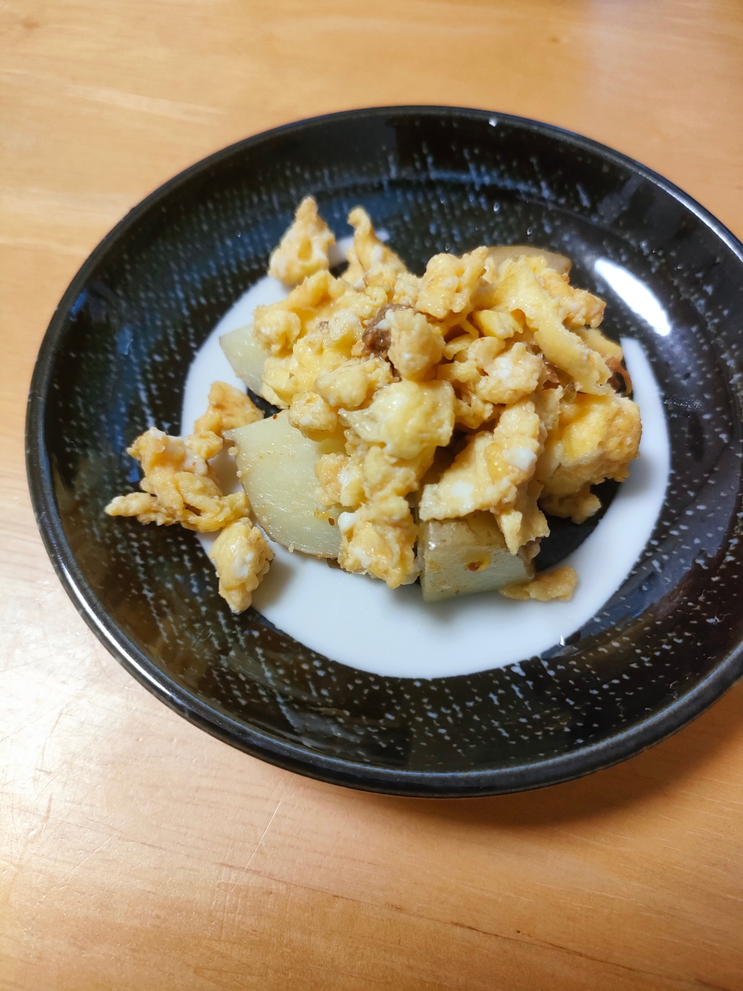 じゃがいもと卵の炒め物