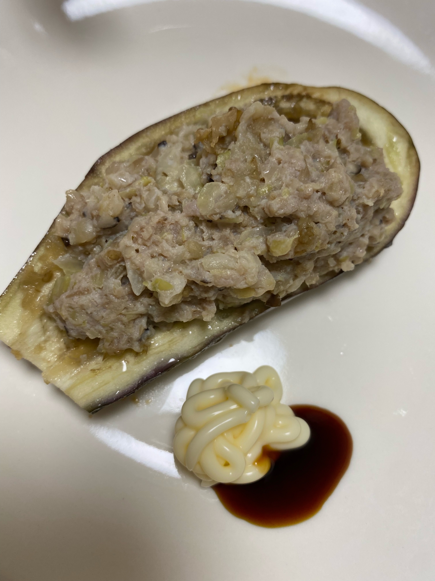 餃子の餡リメイク！ナスの肉詰め