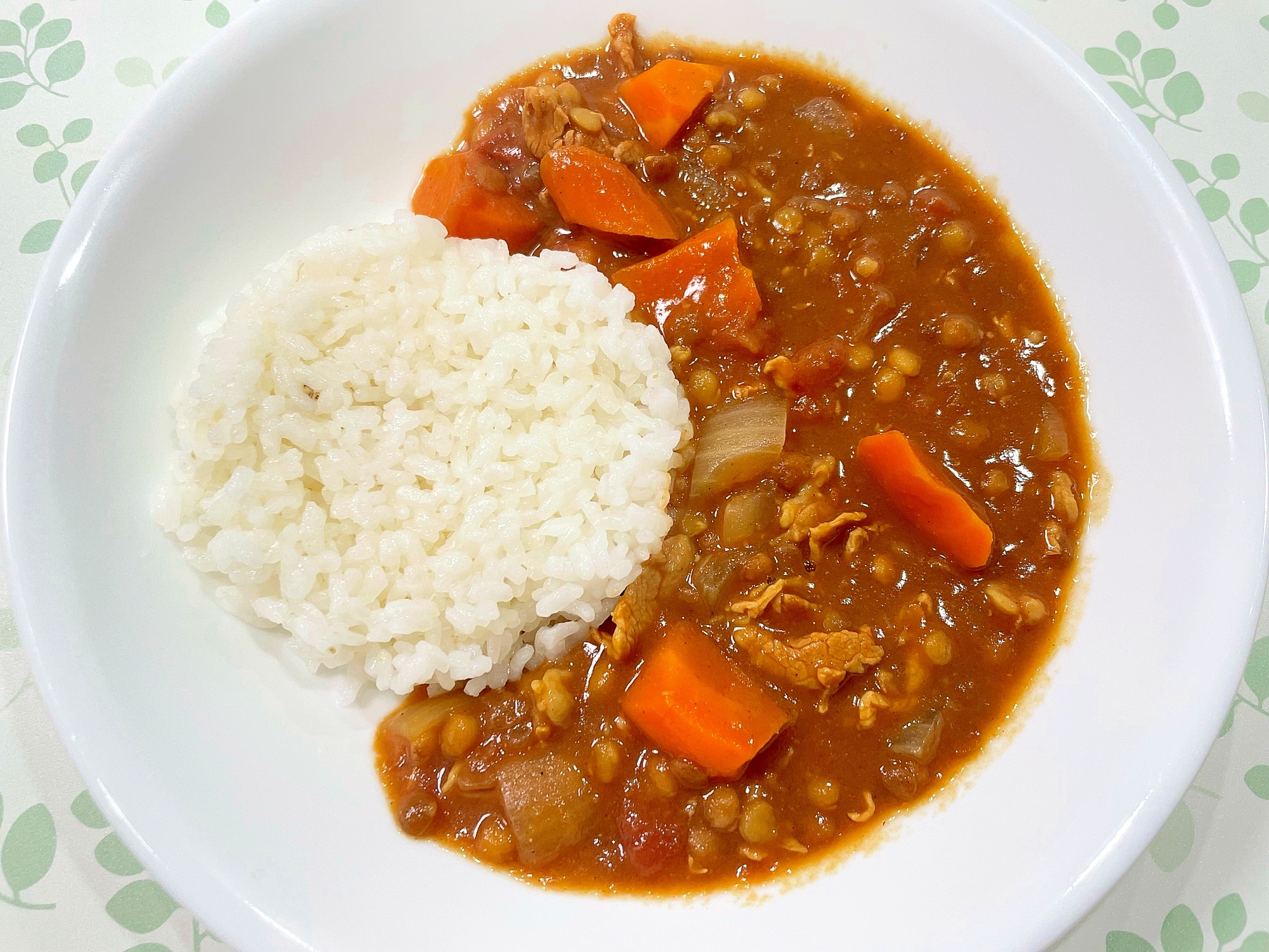 レンズ豆と豚肉のトマトカレー