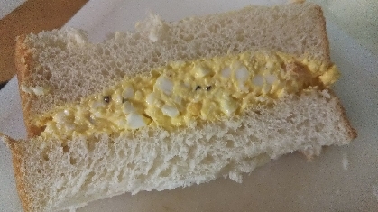 卵＆パセリのサンドイッチ