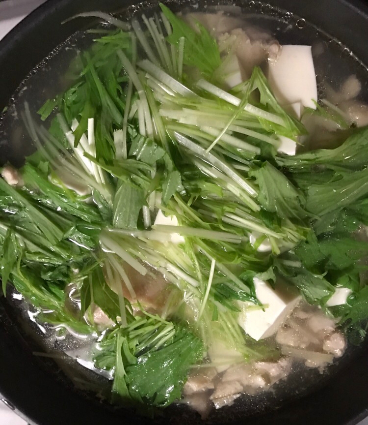 鳥もも肉と水菜の生姜鍋