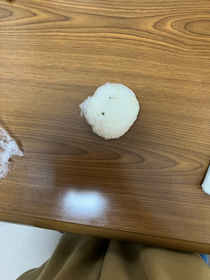 ✎*｡:ﾟウインナーとコーンのおにぎり