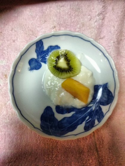 今日のヨーグルト♡キウイ柿&あんこ