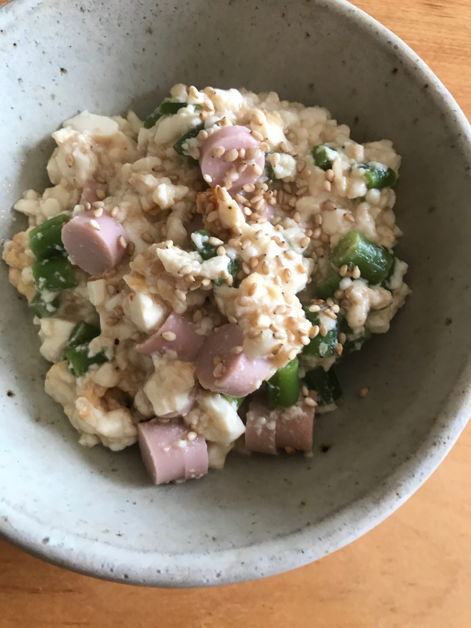 インゲンと魚肉ソーセージの炒りどうふ