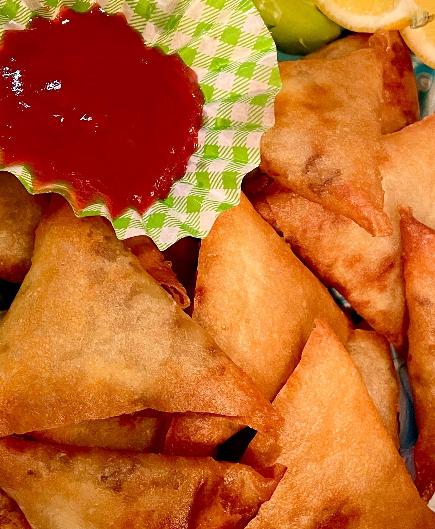 コロッケと春巻きのいいとこどり♡三角春巻き