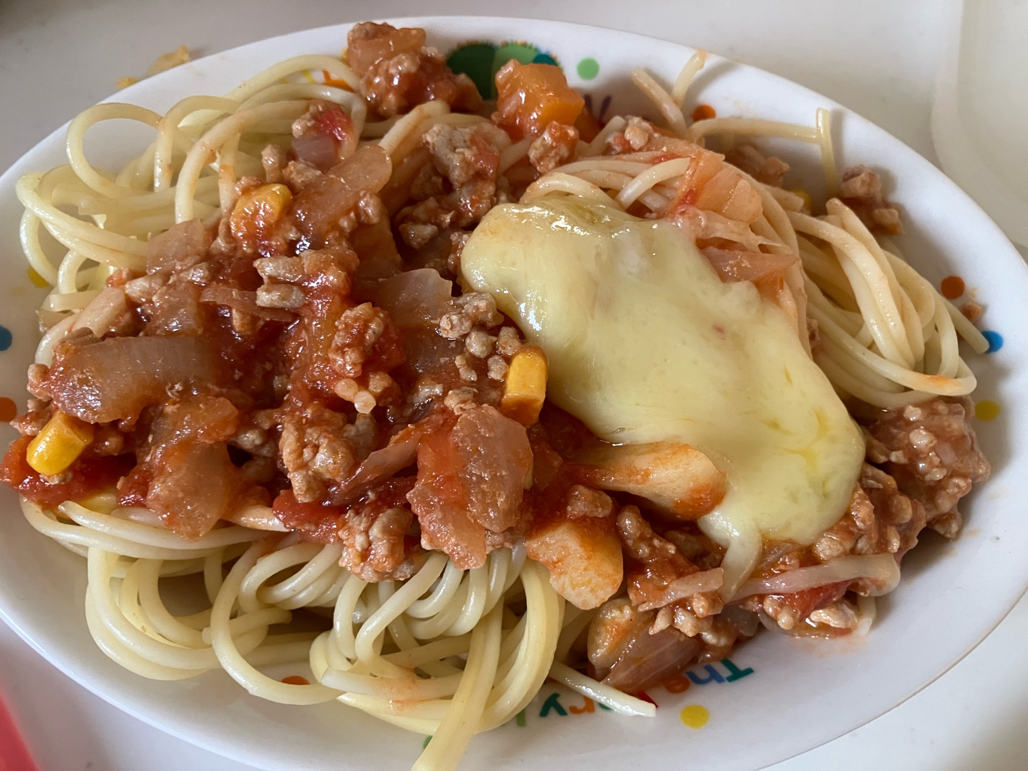 コーン入りチーズミートパスタ