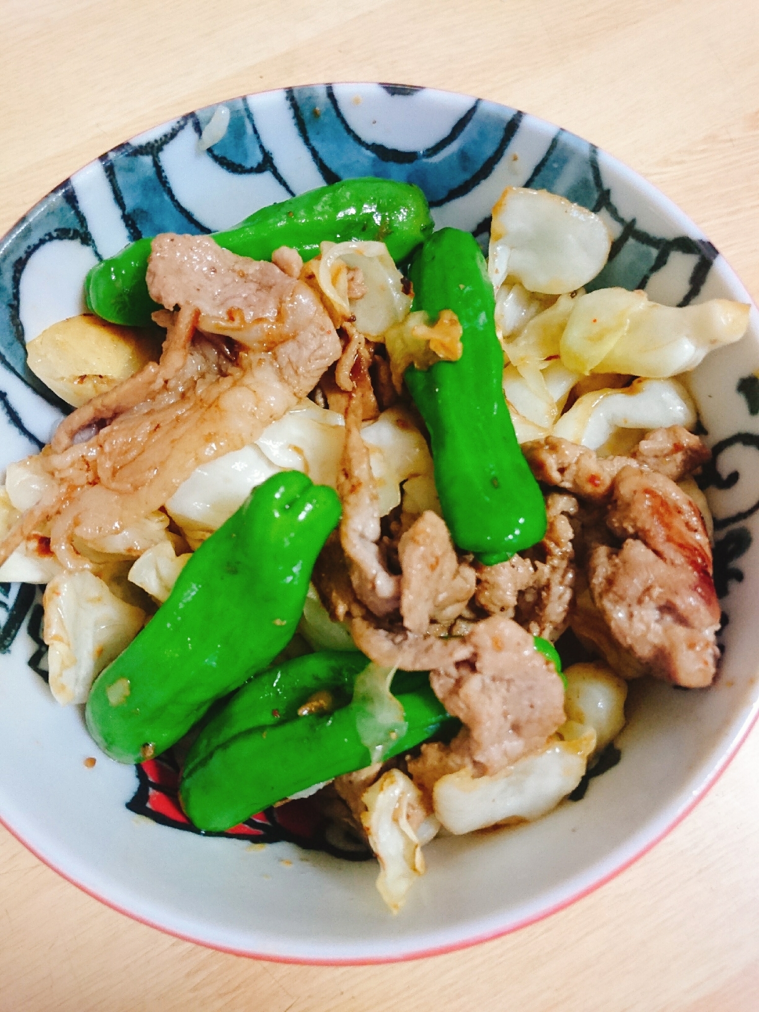 豚肉 キャベツ しし唐のタレ炒め丼