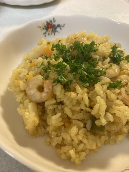 炊飯器にお任せ♡シーフードミックスのカレーピラフ