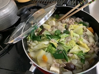 野菜と豚バラ肉の寄せ鍋
