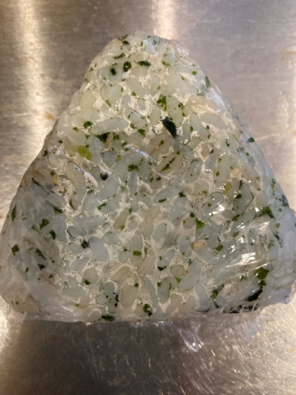手づかみ食べ離乳食に！ツナと小松菜のおにぎり