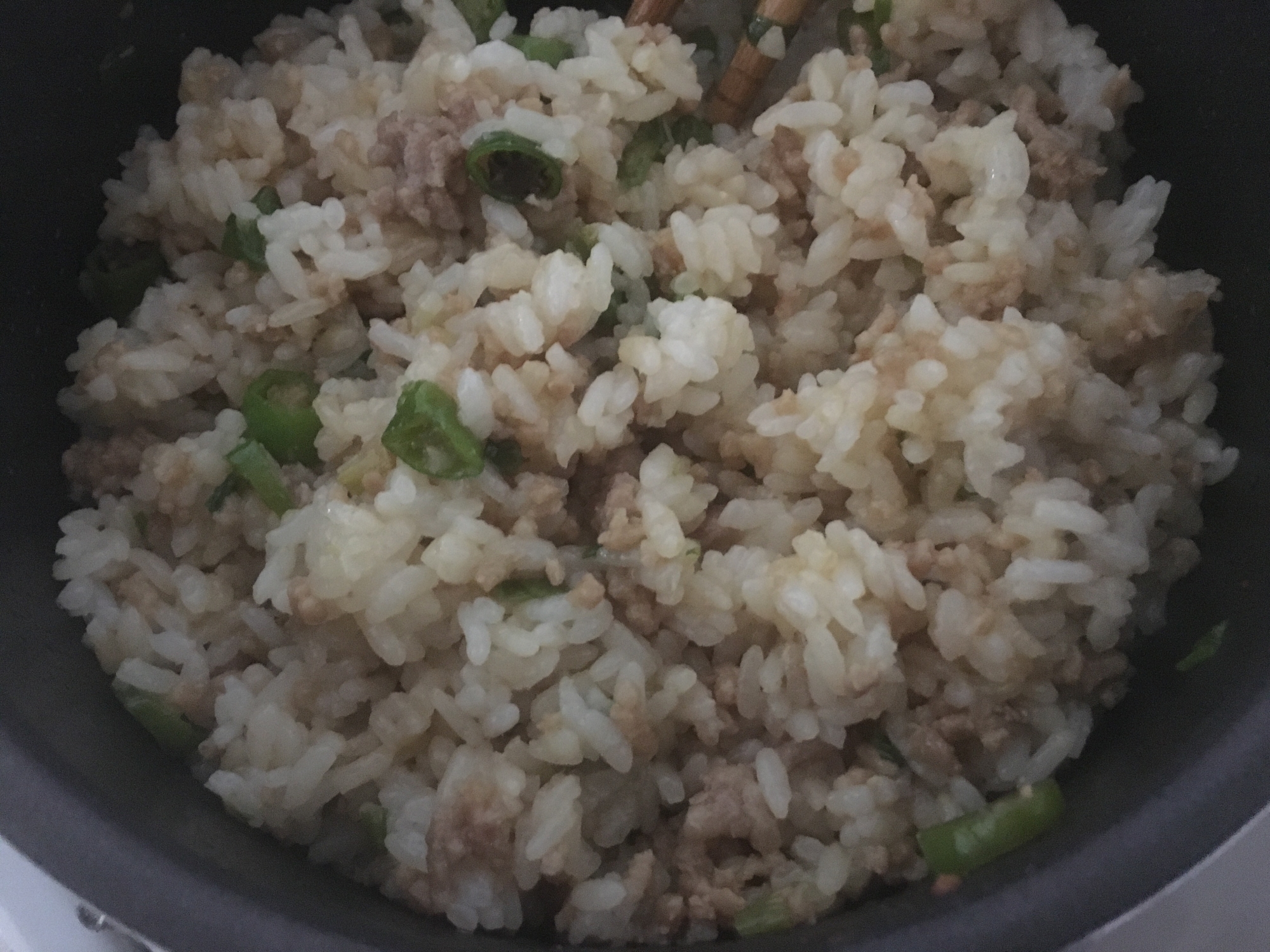 豚ひき肉とシシトウの混ぜご飯