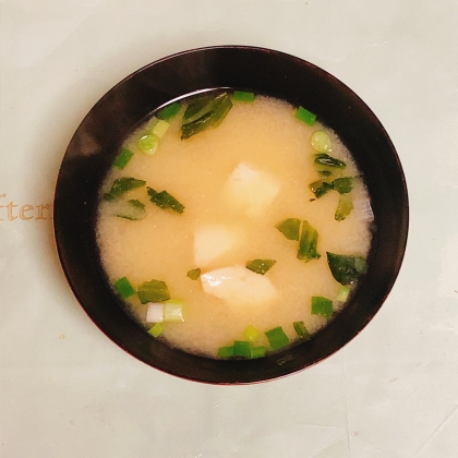 細ニラと豆腐の味噌汁