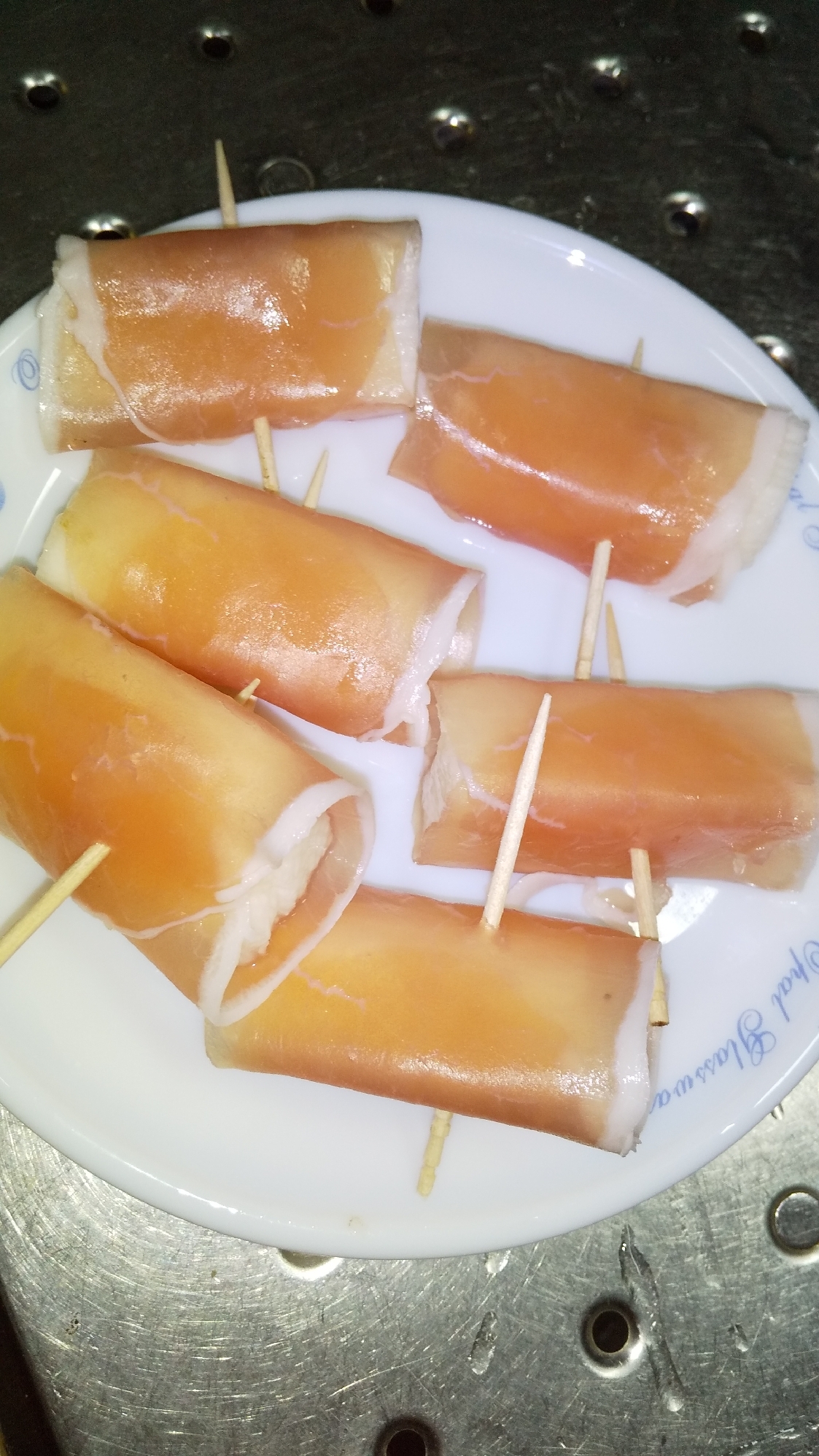 長芋（日本食材）の生ハム（スペイン）巻き