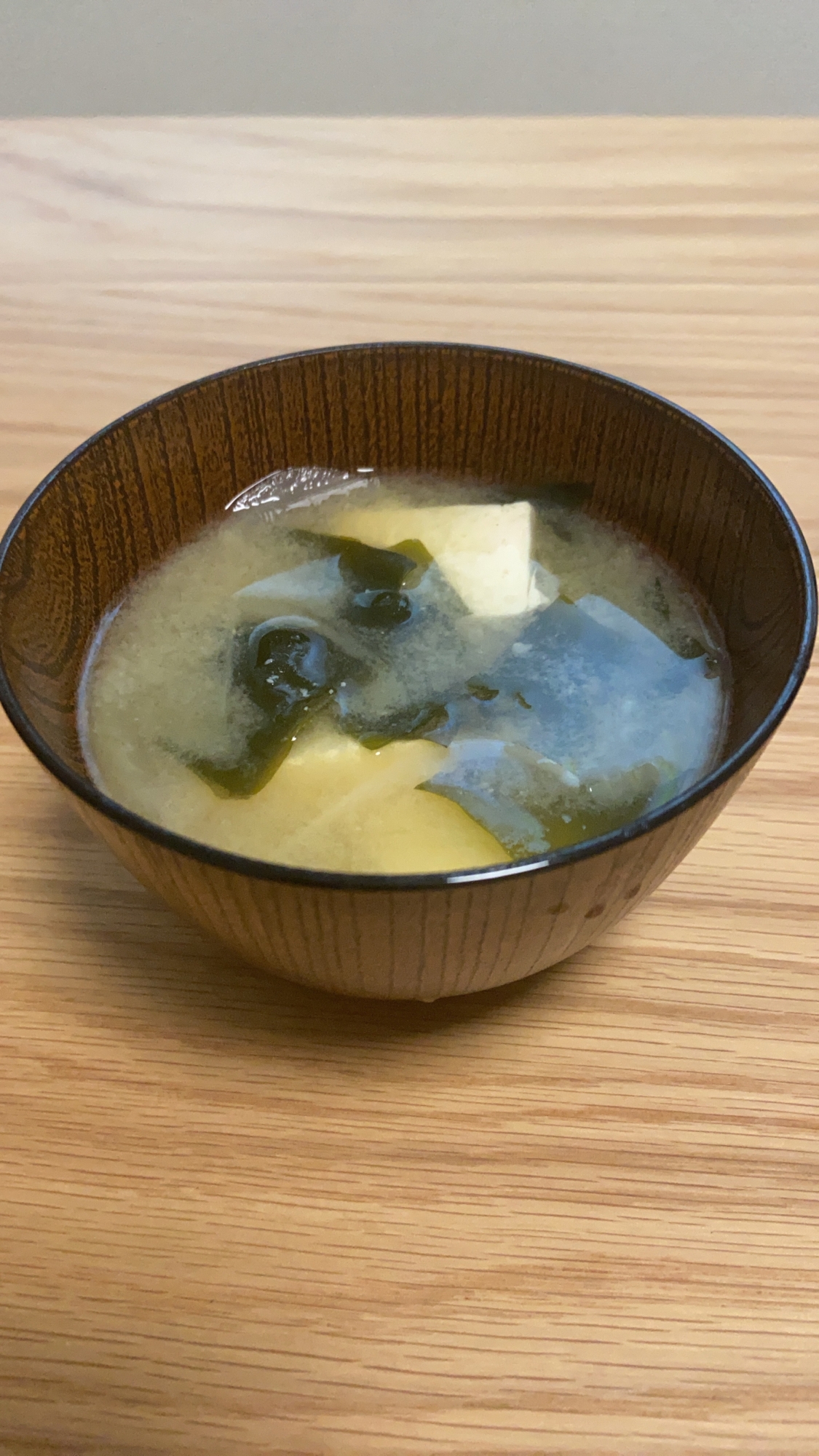 わかめと豆腐の味噌汁