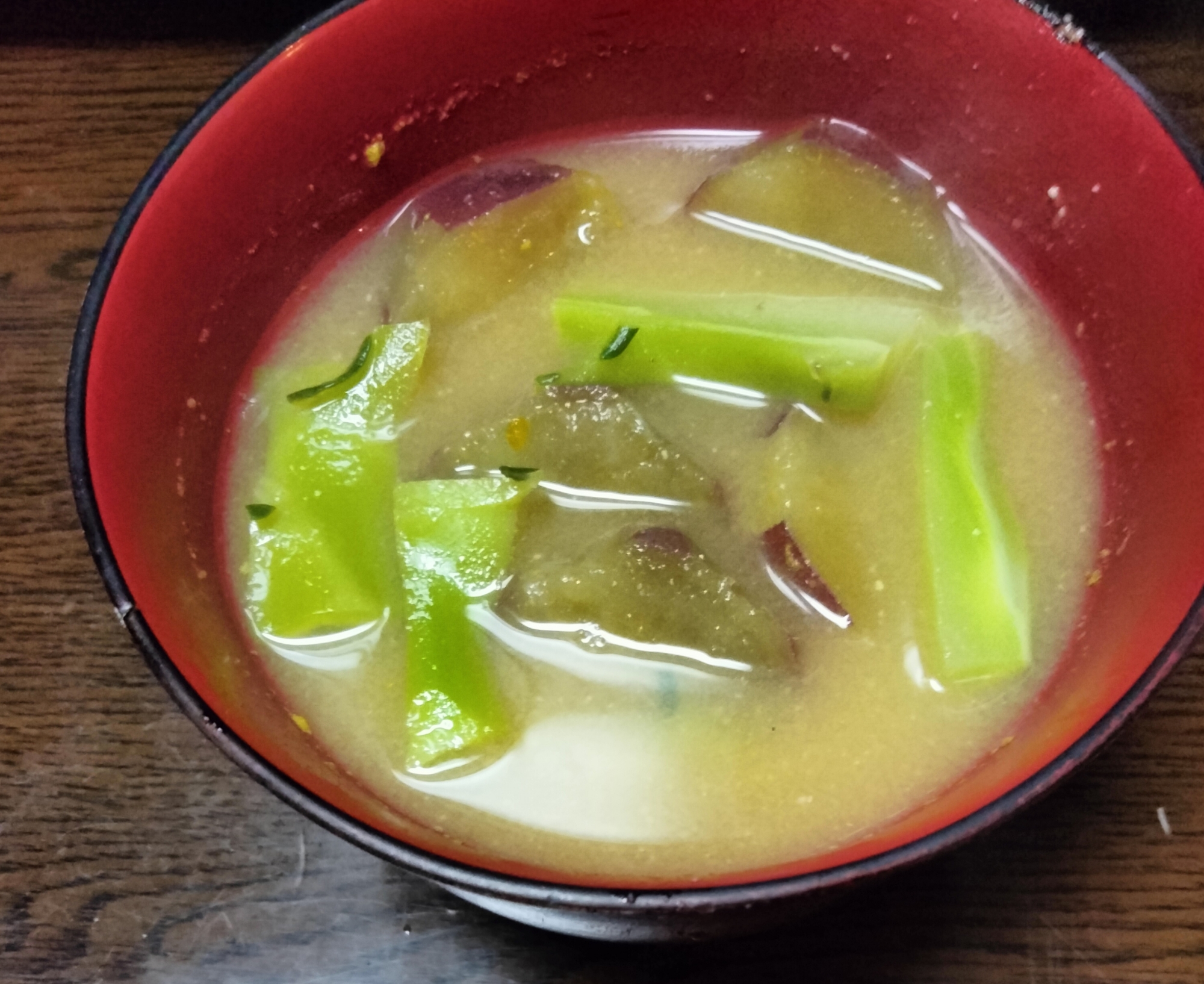 さつま芋とブロッコリーの芯の味噌汁