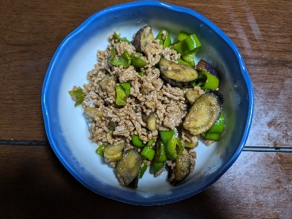 簡単！(^^)ナス+ピーマン+豚ひき肉の味噌炒め♪