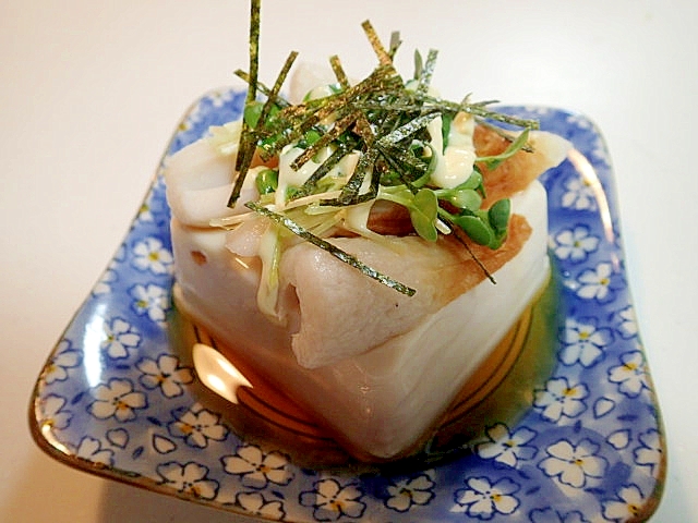 麺つゆマヨで　竹輪とかいわれ大根ときざみ海苔の冷奴