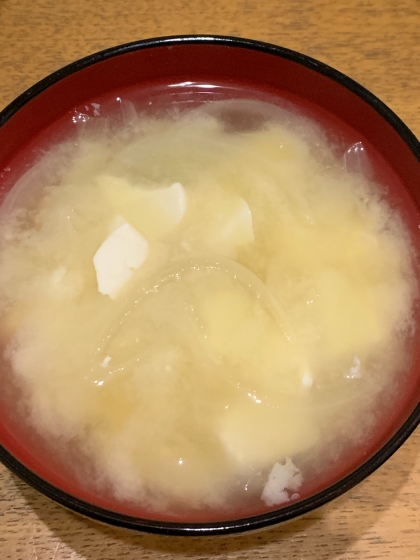 玉ねぎと豆腐の味噌汁