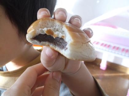 チョコカスタードクリームのパン