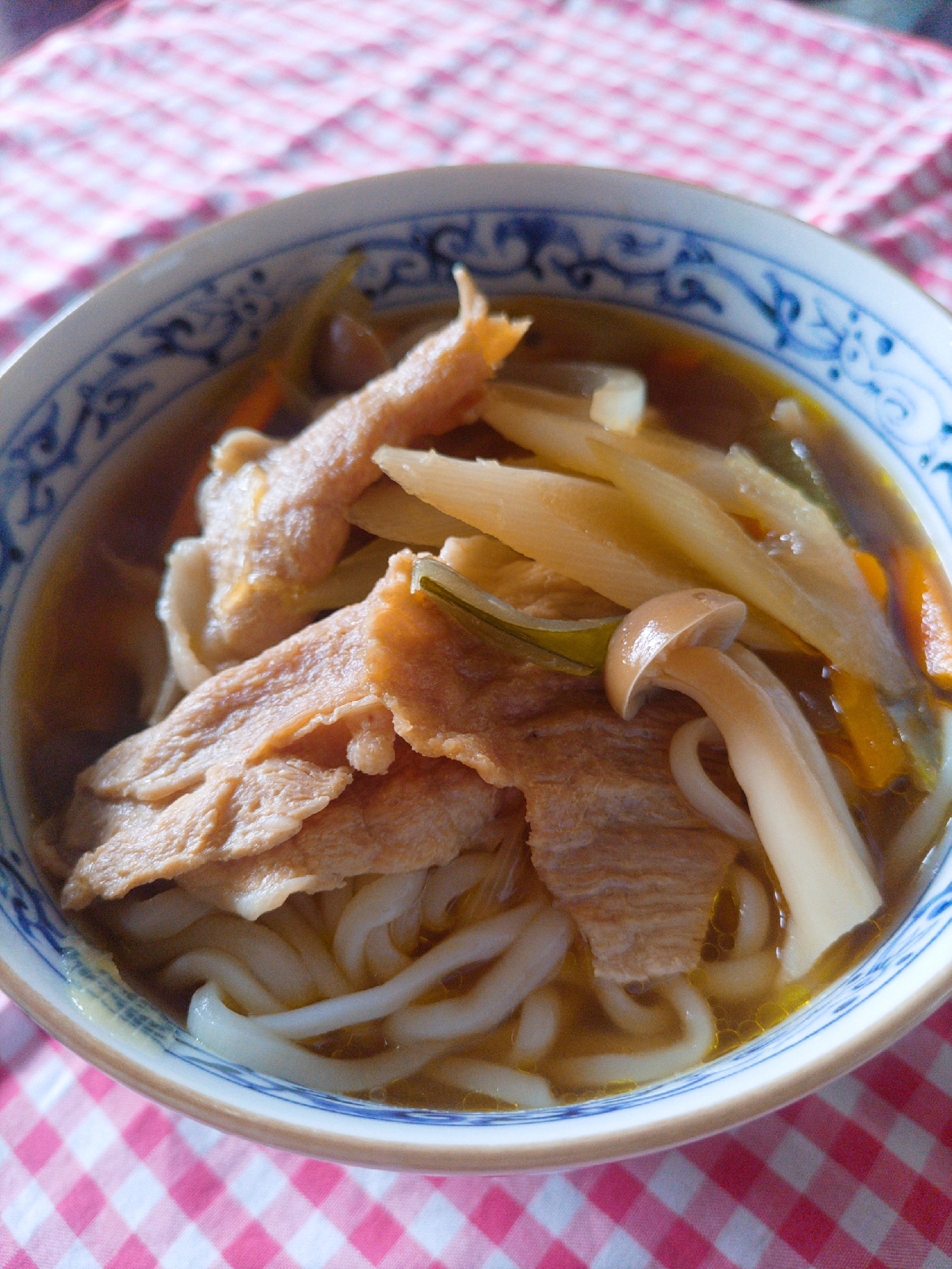 野菜たっぷり肉うどん♪