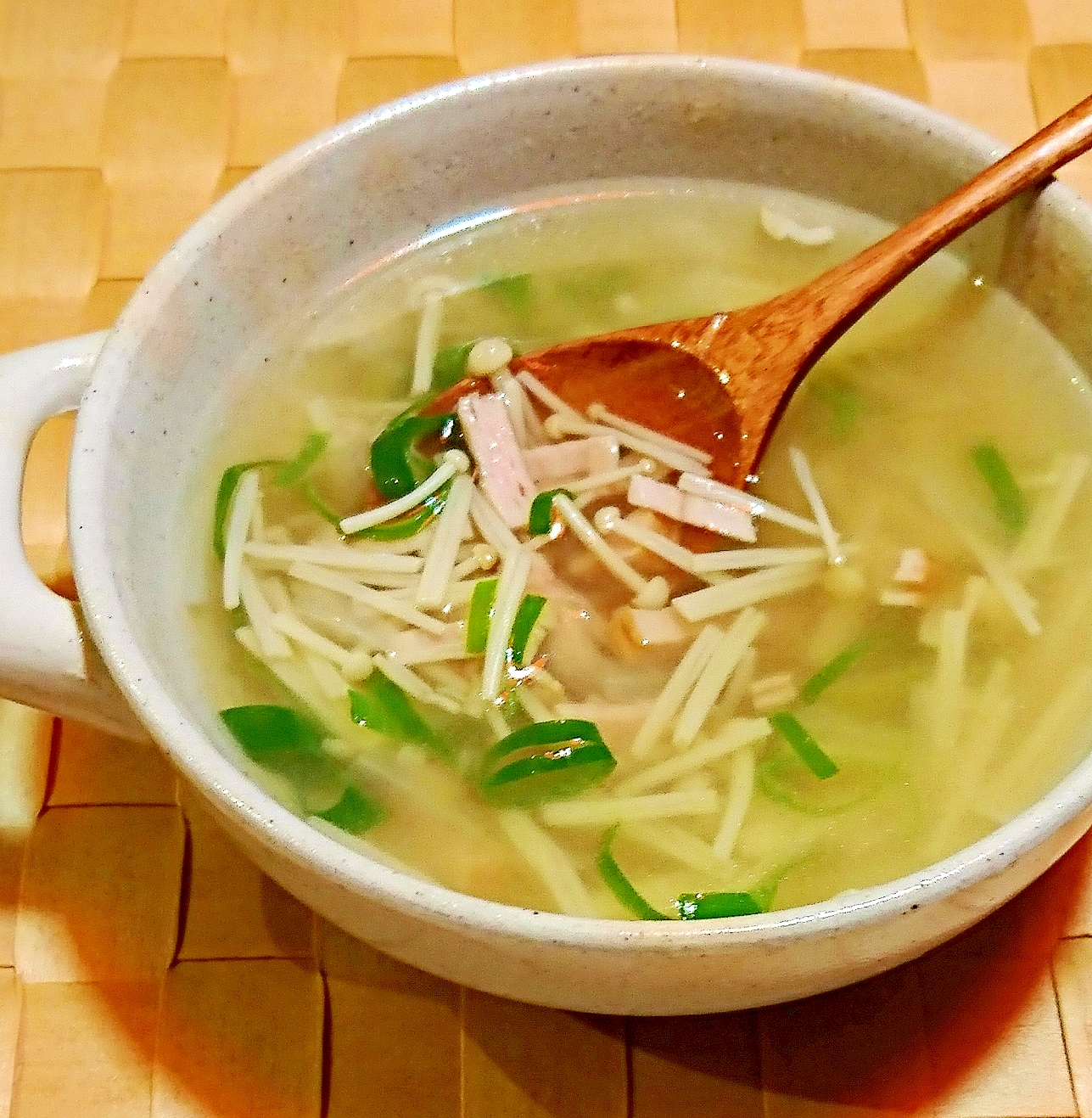 えのきとハムの中華風スープ