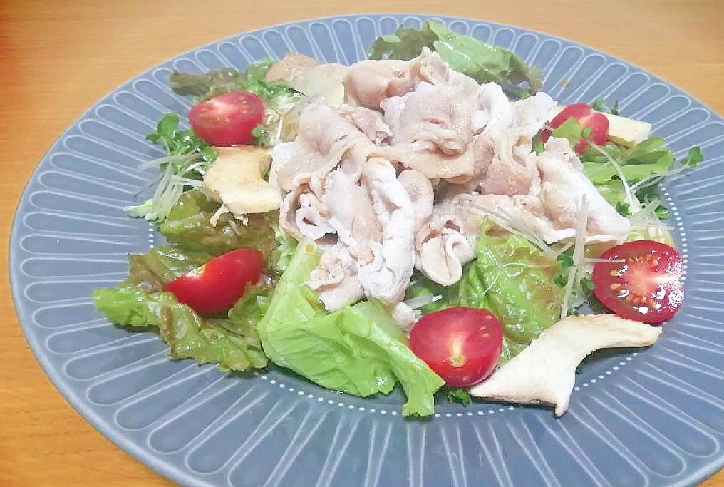 豚肉の温しゃぶサラダ◆生姜醤油ドレッシング