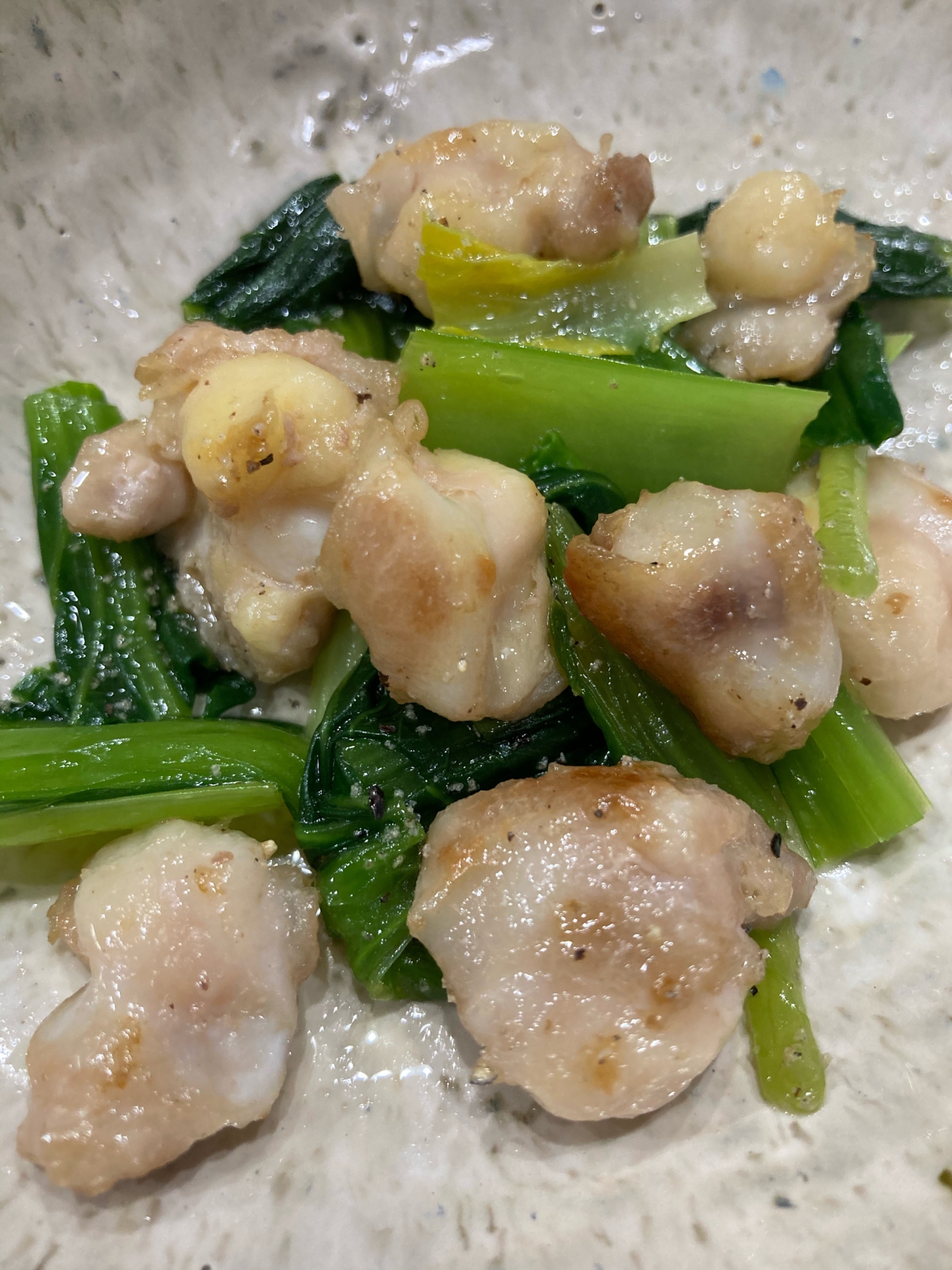 鶏軟骨と小松菜の炒め物