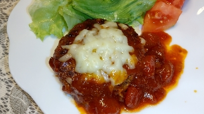 トマト缶で☆とろけるチーズの煮込みハンバーグ