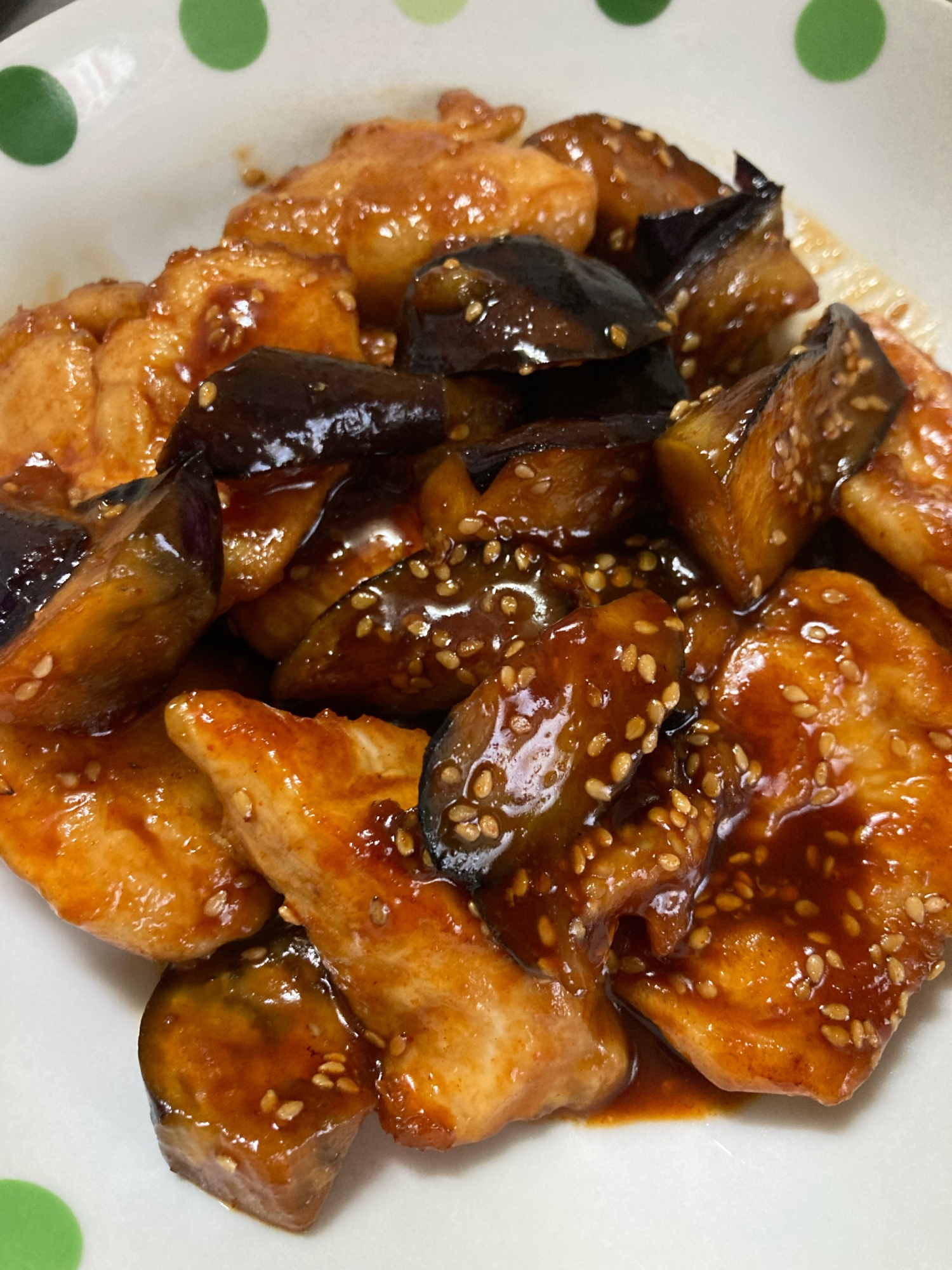 鶏胸肉とナスのヤンニョムチキン風